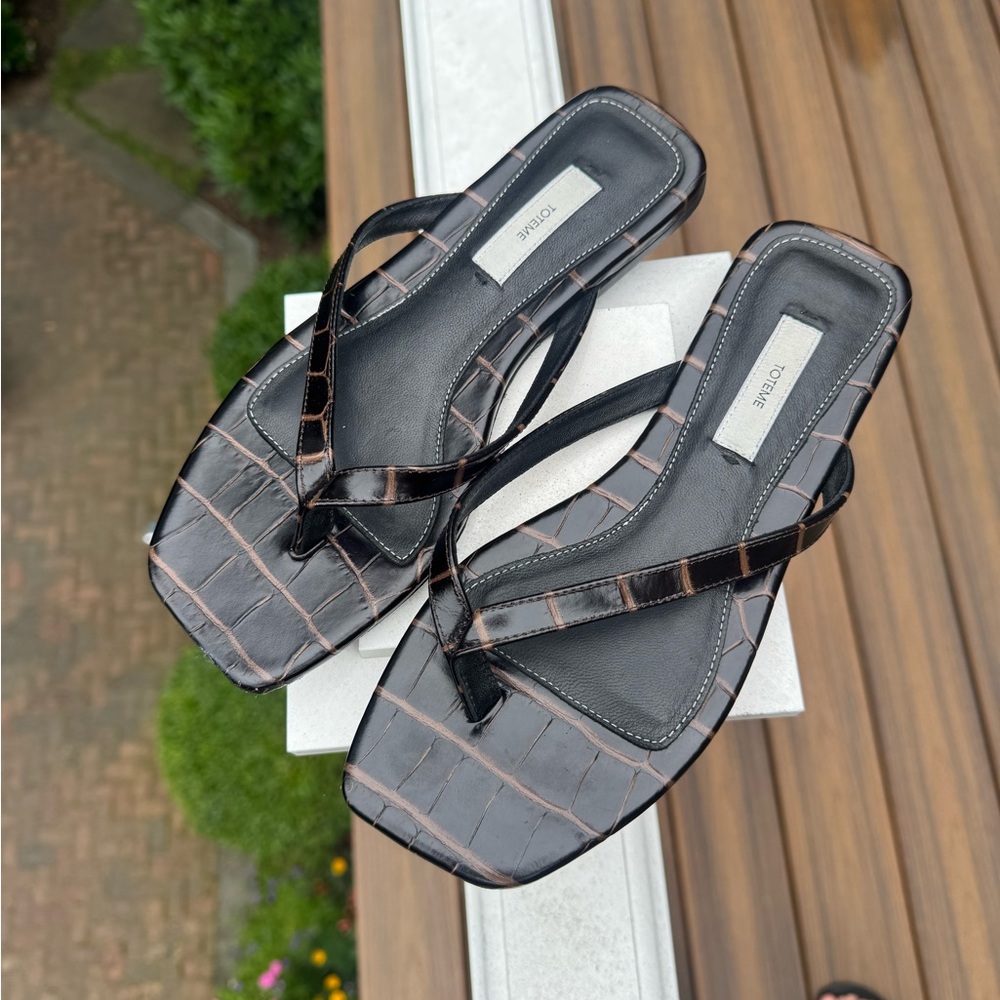 toteme croco embossed flip flops